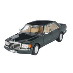 Pienoismalli W126 560 SEL 1:18